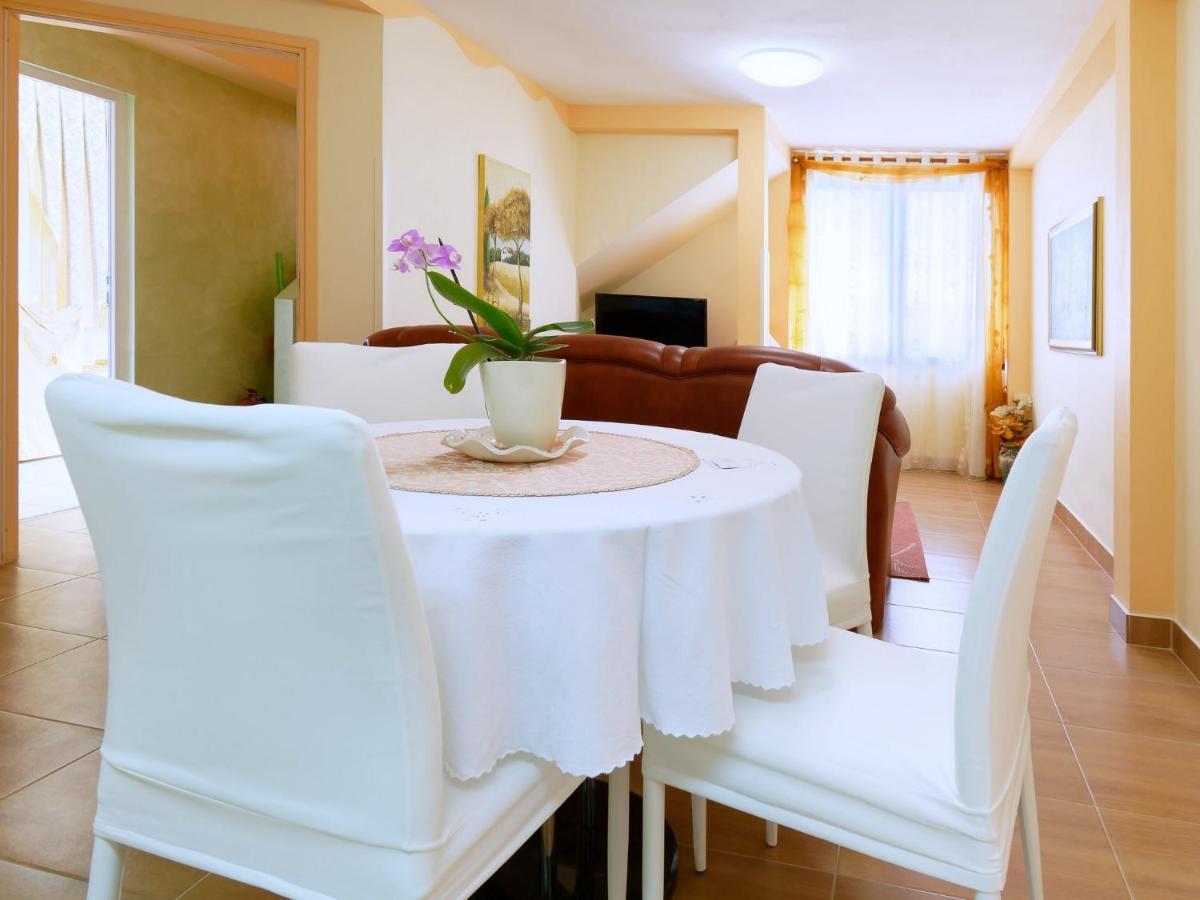 Holiday Home Nevena By Rent Istria Buje Extérieur photo