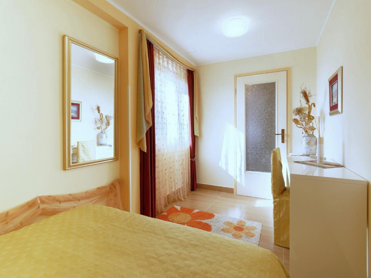 Holiday Home Nevena By Rent Istria Buje Extérieur photo