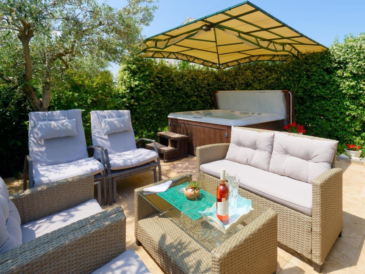 Holiday Home Nevena By Rent Istria Buje Extérieur photo